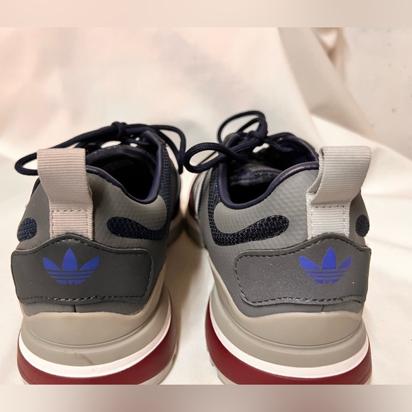 Men’s Adidas Sneaker, size 11. - Picture 14 of 14